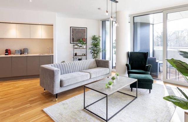 Eiffel Elegance: Chic 3BR Luxury Haven with Haussmannian Views in Heart of Paris