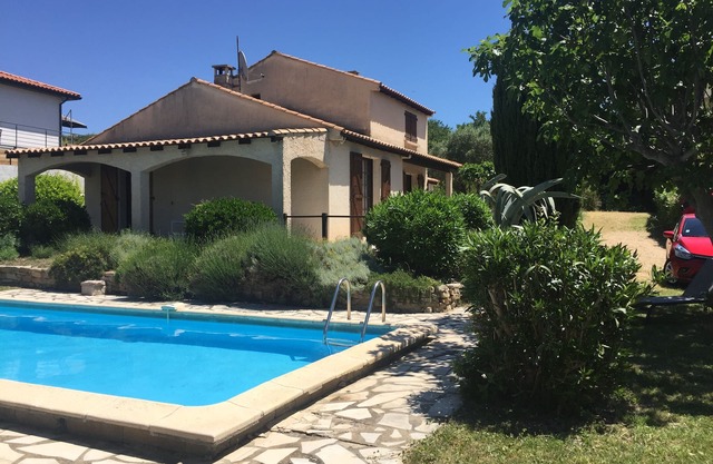 eig. Pool (fenced), air conditioning, W-LAN, Smart-TV, close to the sea, large garden. Garden, comf. Exhib.