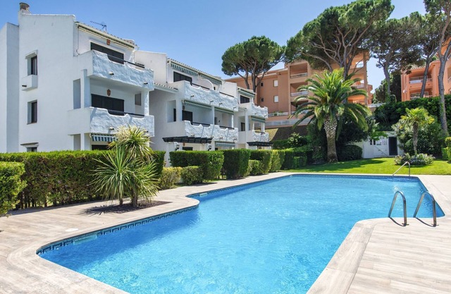 El Coto G by Interhome