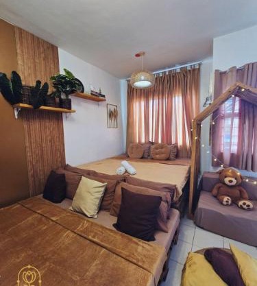 El Nissi Staycation, FAMILY CABIN, CONTEMPORARY CABIN, Enchanted Kingdom