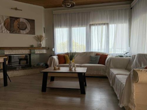 Elaia Horizon Makri