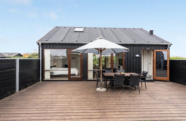 "Elara" - 200m from the sea by Interhome