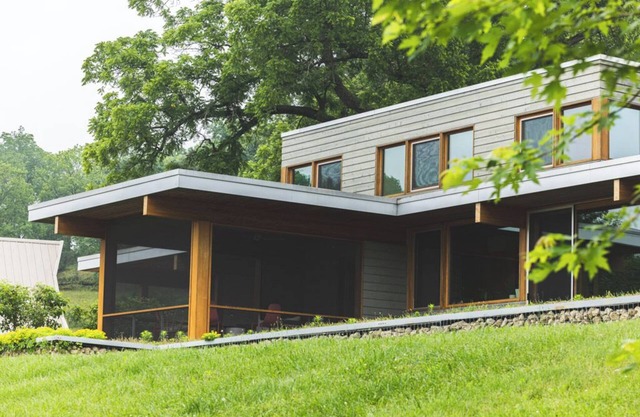 Elderflower Retreat: a modern ranch overlooking the valley with view of Taliesin