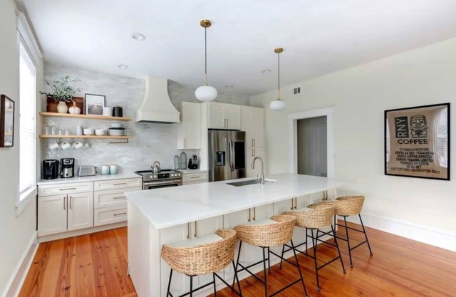 Eleanor Loft, Quiet Refreshing Contemporary