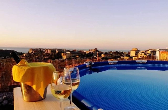 Elegance Relax: Villa with Sea View Pool