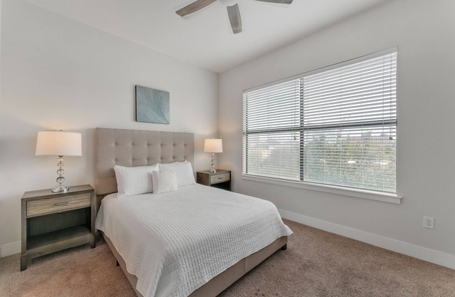 Elegant 2Br apartment I Pool I Gym I Parking