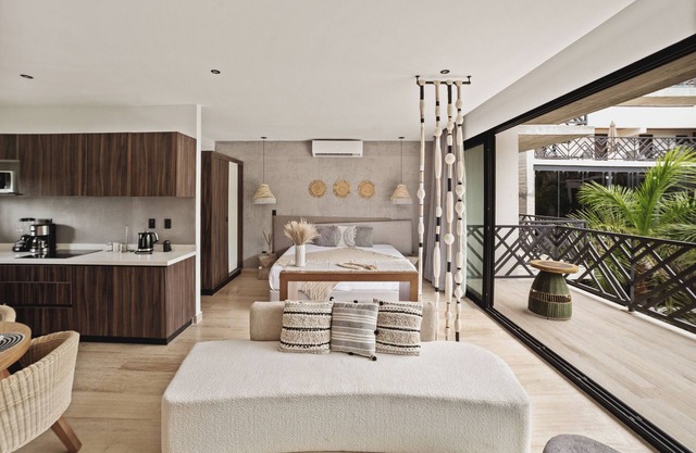Elegant 2BR w/King Bed, Pools & Rooftop Terrace, Step's Tulum’s Best Beaches