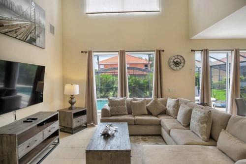 Elegant 6BR Villa w Pool Game Room by Disney