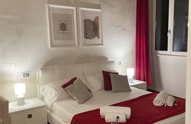 Elegant apartment in historic building, a stone's throw from "Juliet's House"