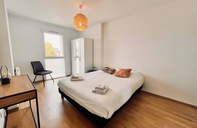 Elegant Apartment with Loggia & Private Parking