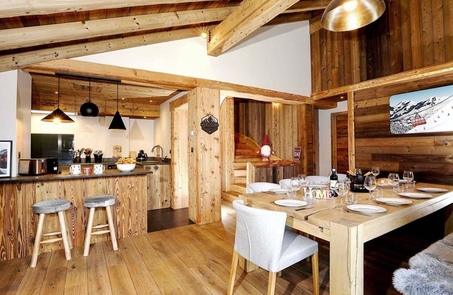 Elegant Chalet in La Tania with Fireplace, Sauna, Pool Table, and South-Facing Terrace