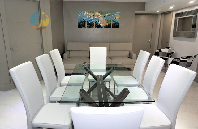 Elegant Modern 4 Bedroom Beachfront for Bachelorettes - 518