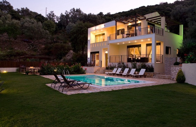 Elegant villa with beautiful view and private pool 100 m from the beach