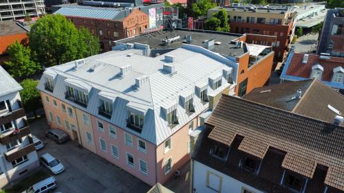 Elias Apartments