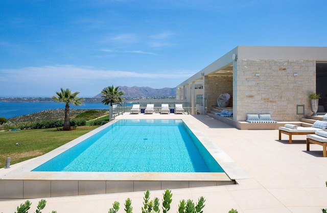 Elias Villa - Four Bedroom Villa, Sleeps 10