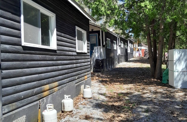 Elm- 2 Bdr Cabin