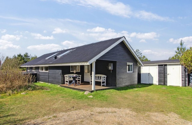 "Elpida" - 2km from the sea by Interhome