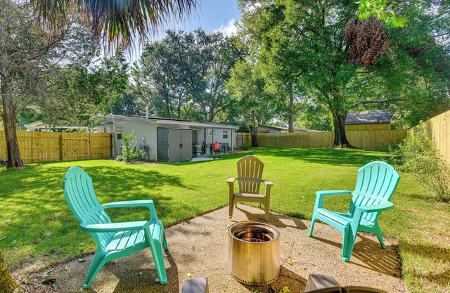 Emerald Coast Home: Outdoor Entertainment Area!