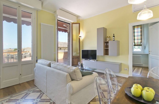 Emilia's Home - the largest terrace in the historic center of Siena