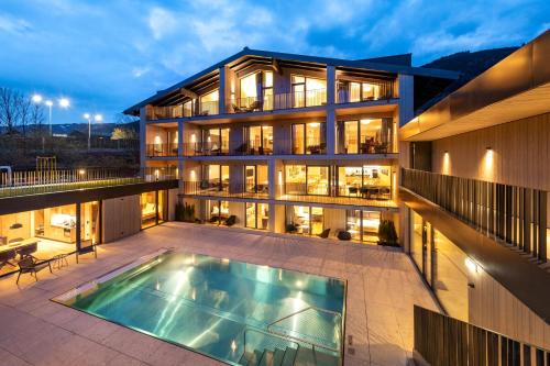 Emma Deluxe Aparthotel ganzjährig beheizter Außenpool