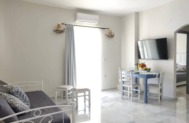 Emorfia's Apartments No 2 - 300m to the beach
