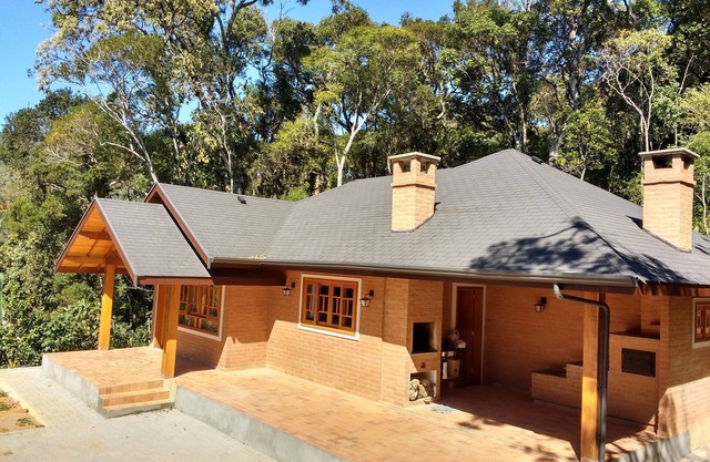 Encanto Chalet-1.5 km from the center, 3 bedrooms, sleeps 8. Spectacular mountain view!