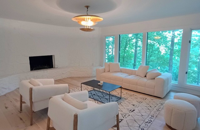 Endless Tranquility and Gorgeous Sunset Views 5 miles From Downtown Atlanta