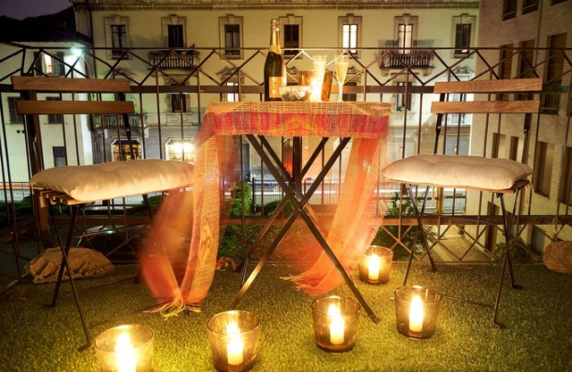 Enjoy a romantic holiday on Lake Como while staying in a "trendy" apartment.
