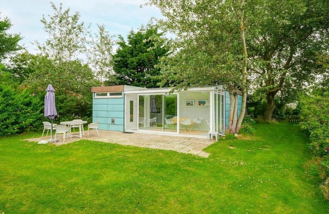 Enjoy privacy and comfort at Holiday home Route 99 in Julianadorp