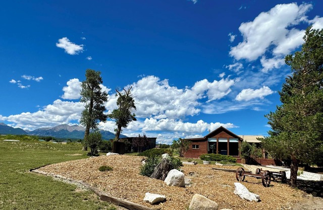 Enjoy the Aspen tree colors in Fall & Skiing at Monarch Mt. 25 minutes away!