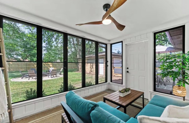 Entertainment Haven! Firepit, Game Room, and Large fenced-in yard