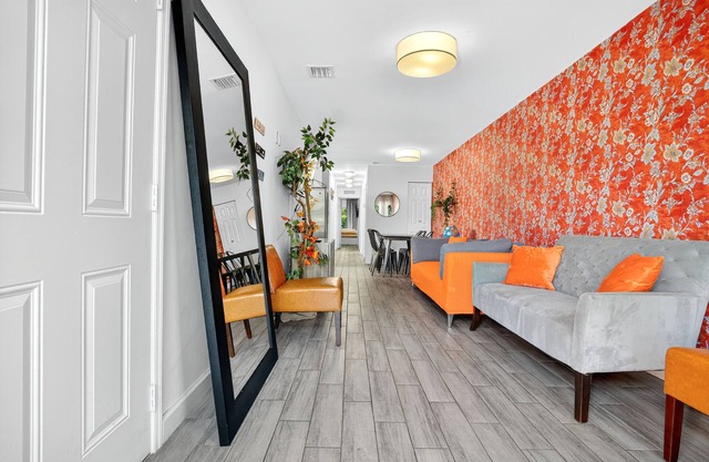 Entire 3-bedroom house in the Heart Of Miami Close to Airport and Down town