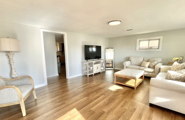 Entire Home/ Newly Renovated/ Convenient Location!