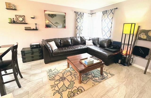 Entire House in Perfect Location! Renovated & Cozy w/ Chill Patio & Grill Dining