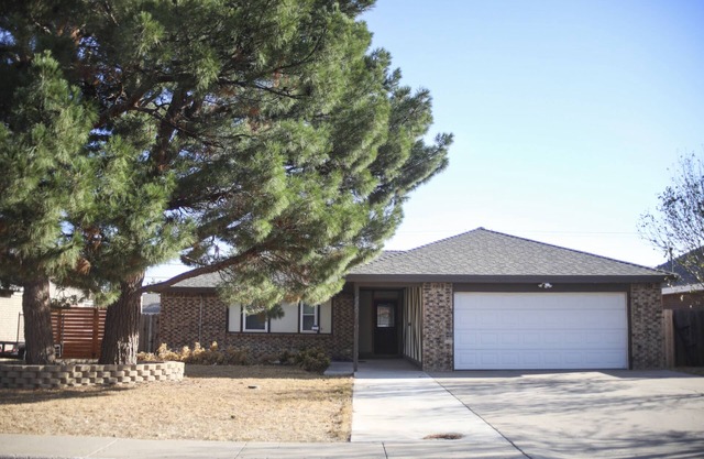 Entire House - Suited For Your Needs - Sleeps 10 - Stainless Steel Propane Grill