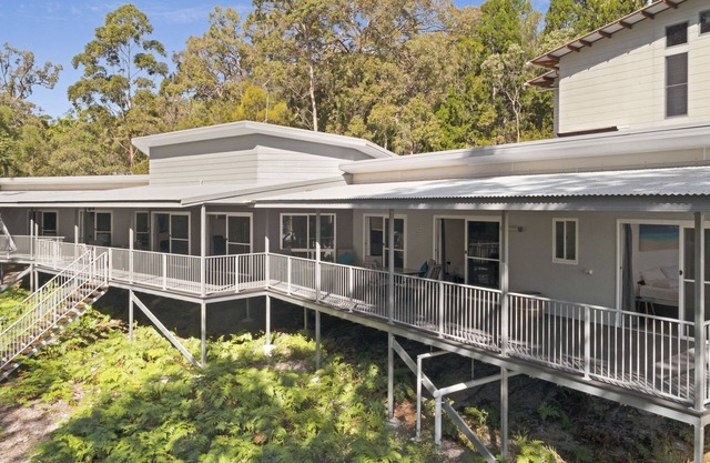 Entire House. THE Closest Accom to Kingfisher Resort & Beach on the Island