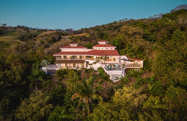 Entire luxury private villa overlooking the Pacific with cook and onsite staff