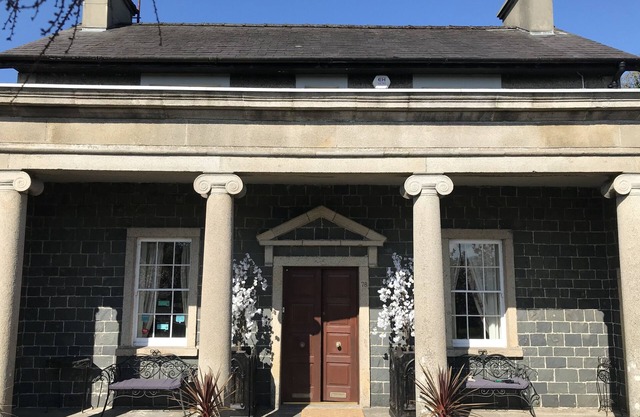 Entire Luxury Period Home with Hot Tub and Disco Room