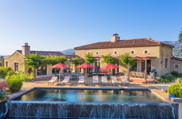 Entire villa in Hopland, California