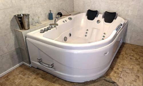 Entre naturaleza a 1 cuadra de la playa/Jacuzzi