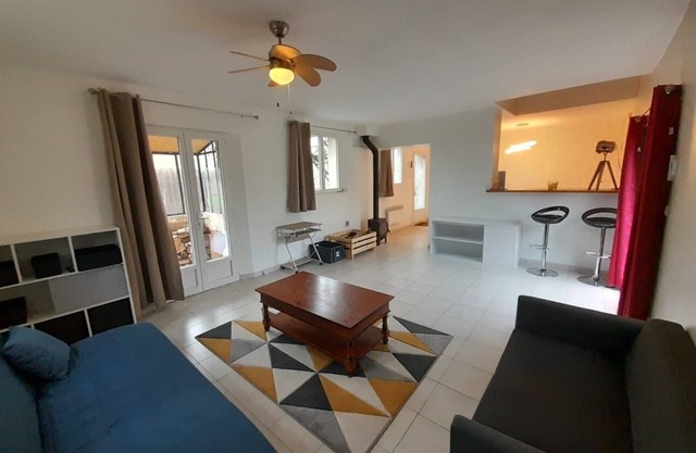 Equipped kitchen, 2 bedrooms, living room, garden, 10min from Parc de Beauval.