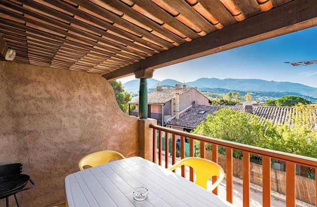 Erbalunga 80m from the Beach – Sea and Mountain View, Private Terrace, Air Conditioning and Wi-Fi
