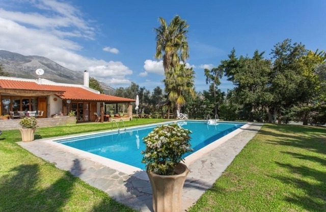 Eretria Retreat Villa:< 90 min from Athens Airport