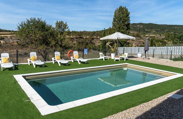 Casa Rural La Yesería, the ideal getaway for families/friends.pool/BBC/Relax