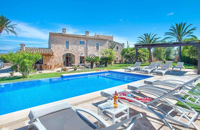 Es Fasser - Six Bedroom Villa, Sleeps 12