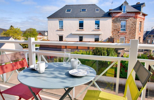 Escape to Fouesnant in a flat with balcony