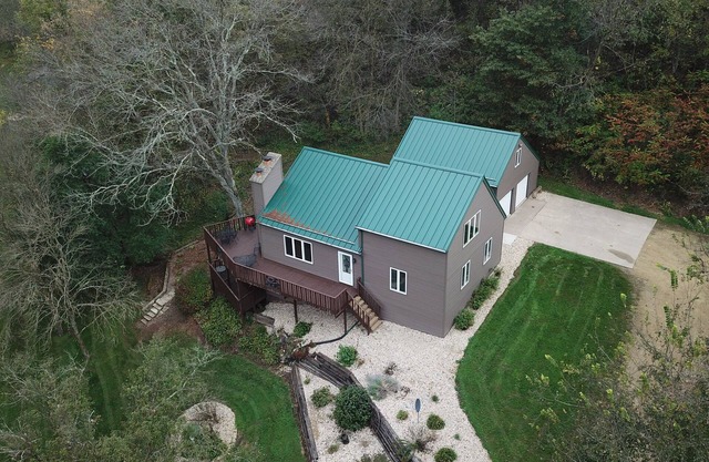 Escape to Serenity at The Covered Bridge Hideaway-The Perfect Vacation Rental!n