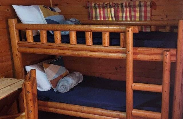 Escape to Texarkana's Log Cabin 2 with All the Comforts!