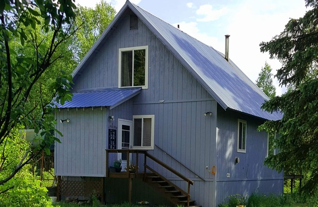 Escape to Trapper Creek - Cozy 2-Bedroom Vacation Home