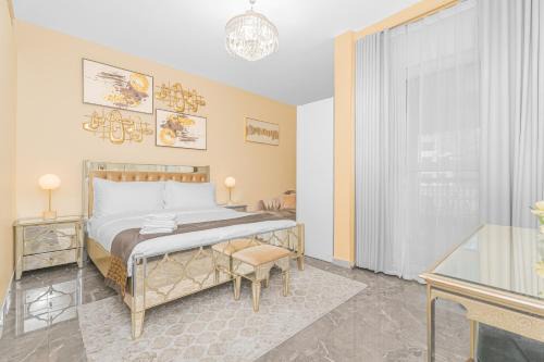 Escape24 - Luxury & Brand New 1BR in Al Khail Heights
